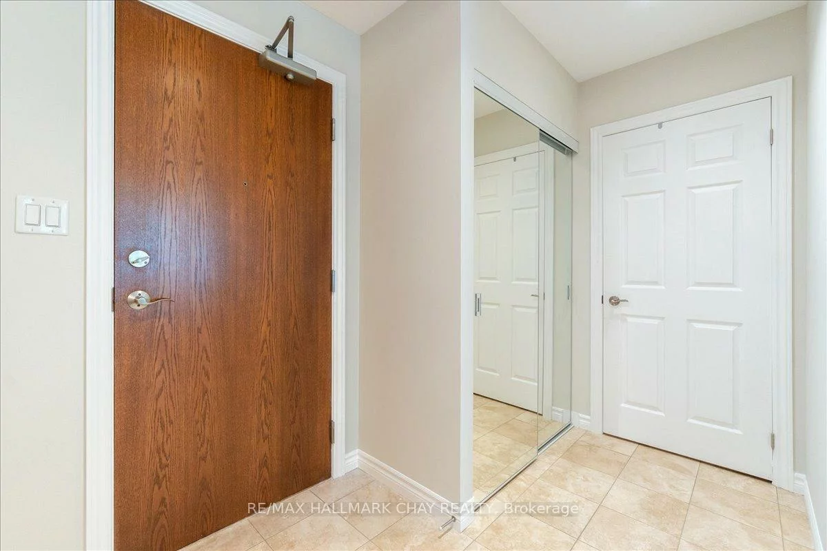 33, Ellen, Lakeshore, Barrie