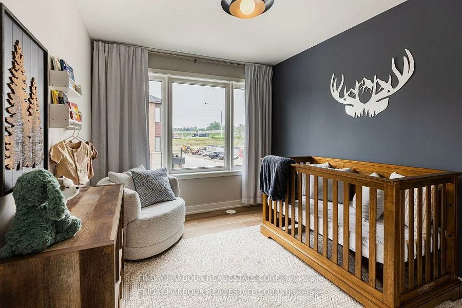 15, Appletree, Innis-Shore, Barrie