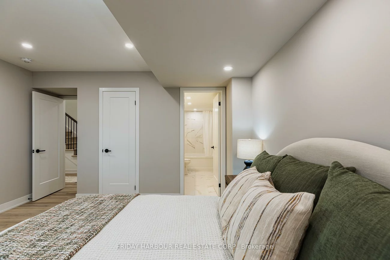 13, Appletree, Innis-Shore, Barrie