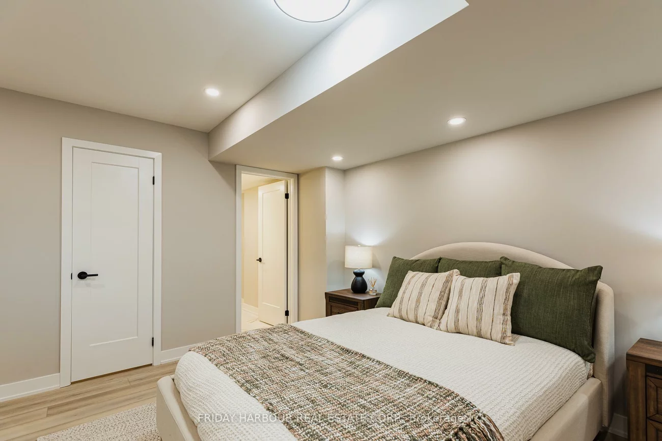 13, Appletree, Innis-Shore, Barrie