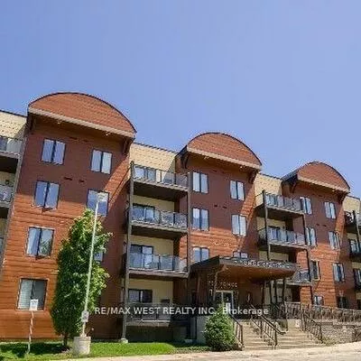 720, Yonge, Painswick South, Barrie