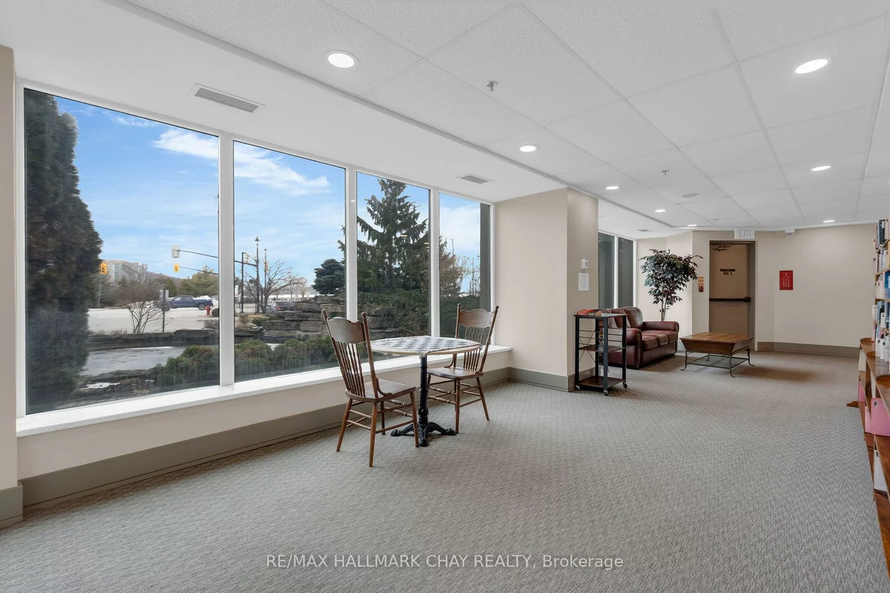 2, TORONTO, City Centre, Barrie