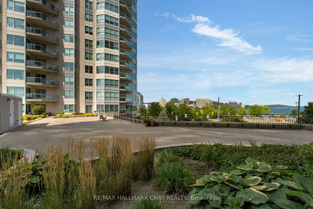 2, TORONTO, City Centre, Barrie