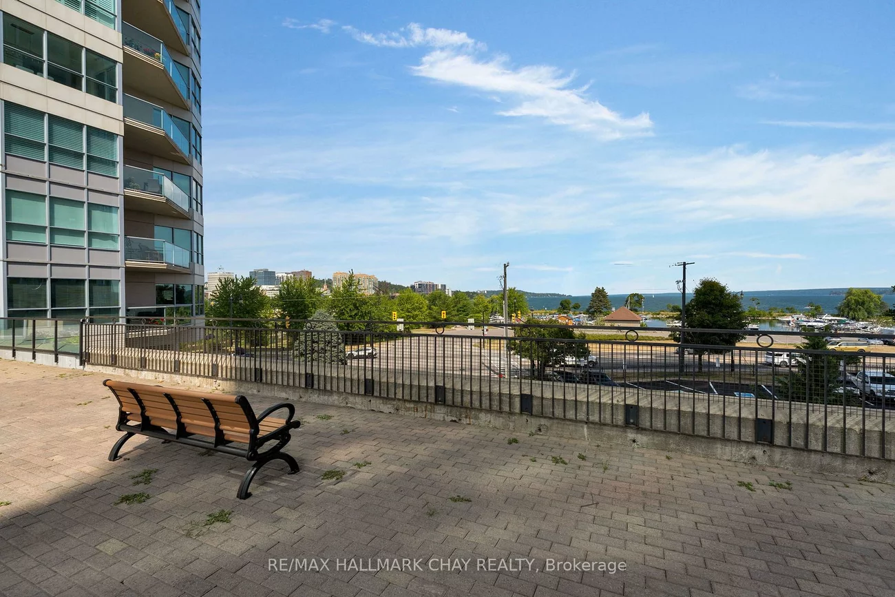 2, TORONTO, City Centre, Barrie