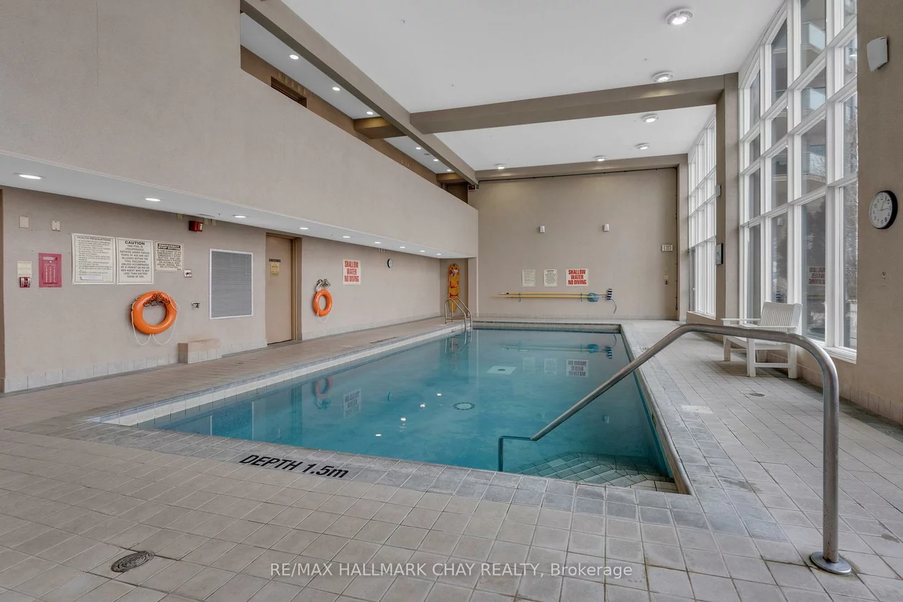 2, TORONTO, City Centre, Barrie