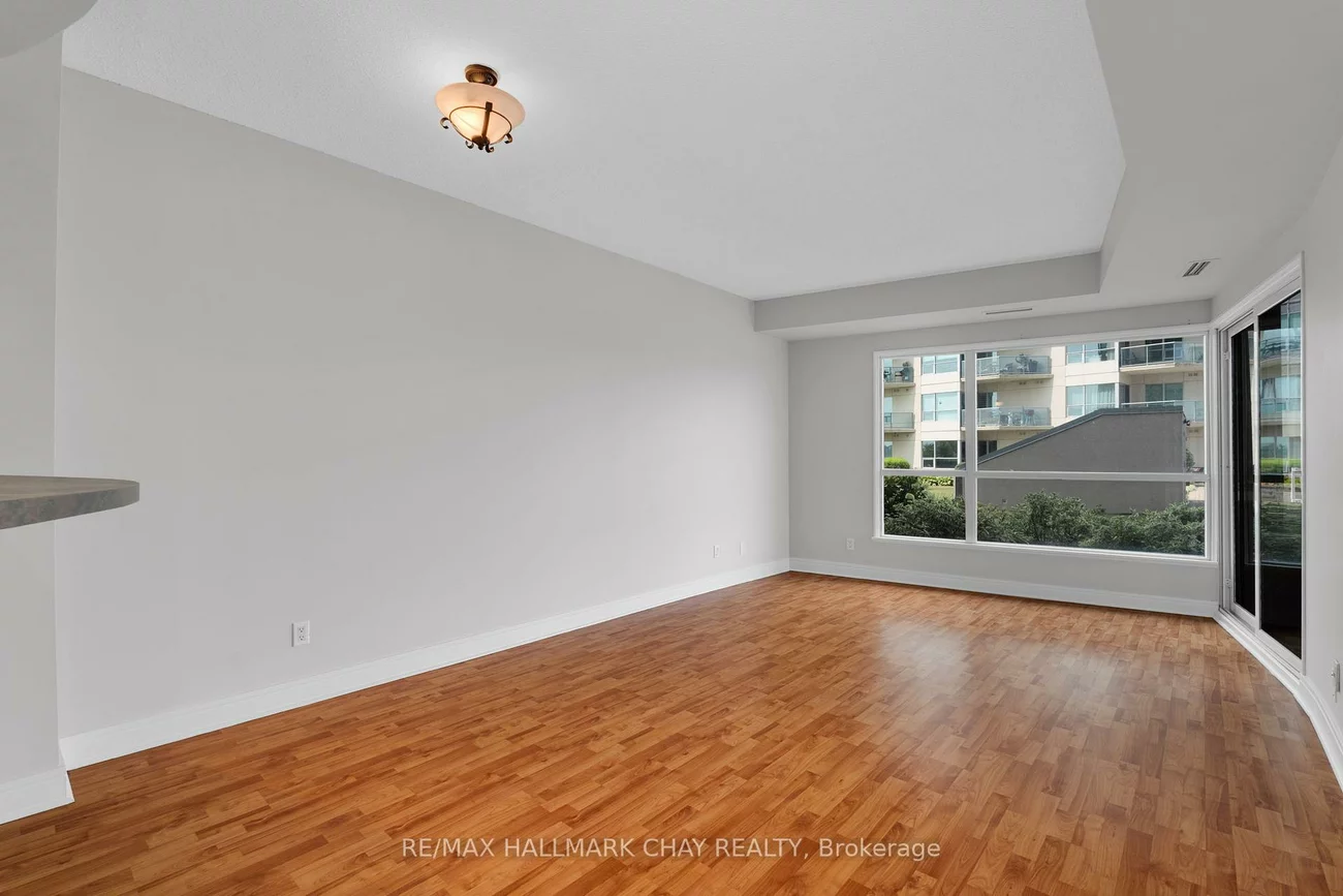 2, TORONTO, City Centre, Barrie