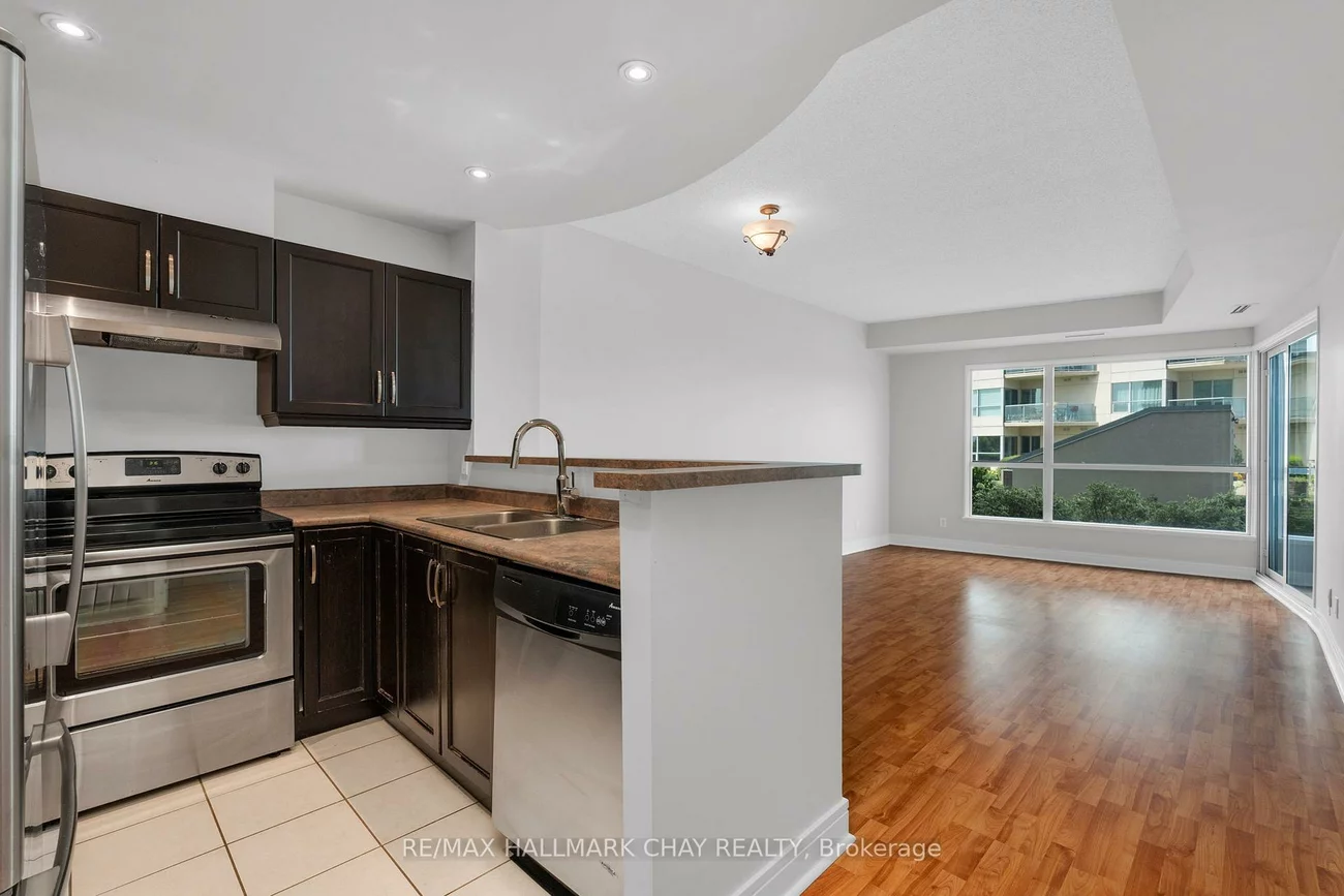 2, TORONTO, City Centre, Barrie