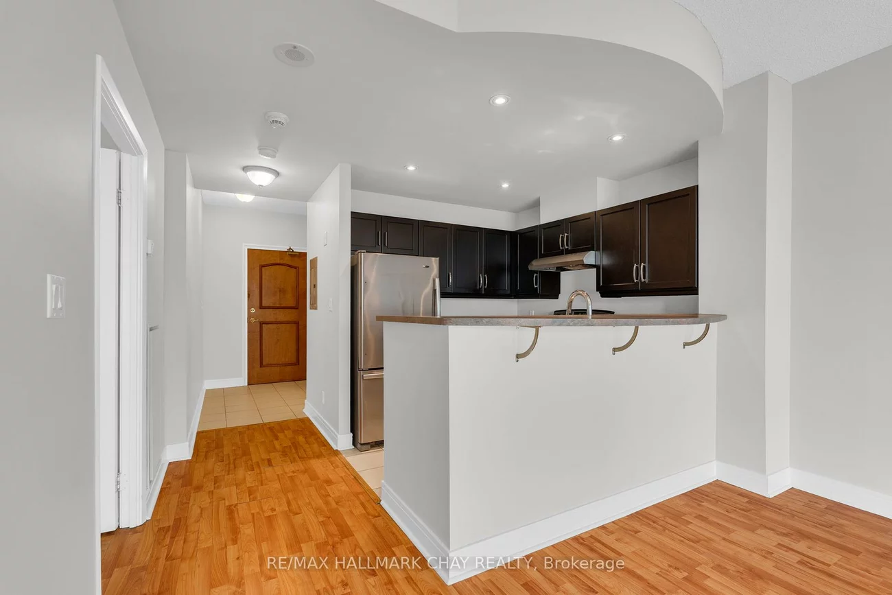 2, TORONTO, City Centre, Barrie