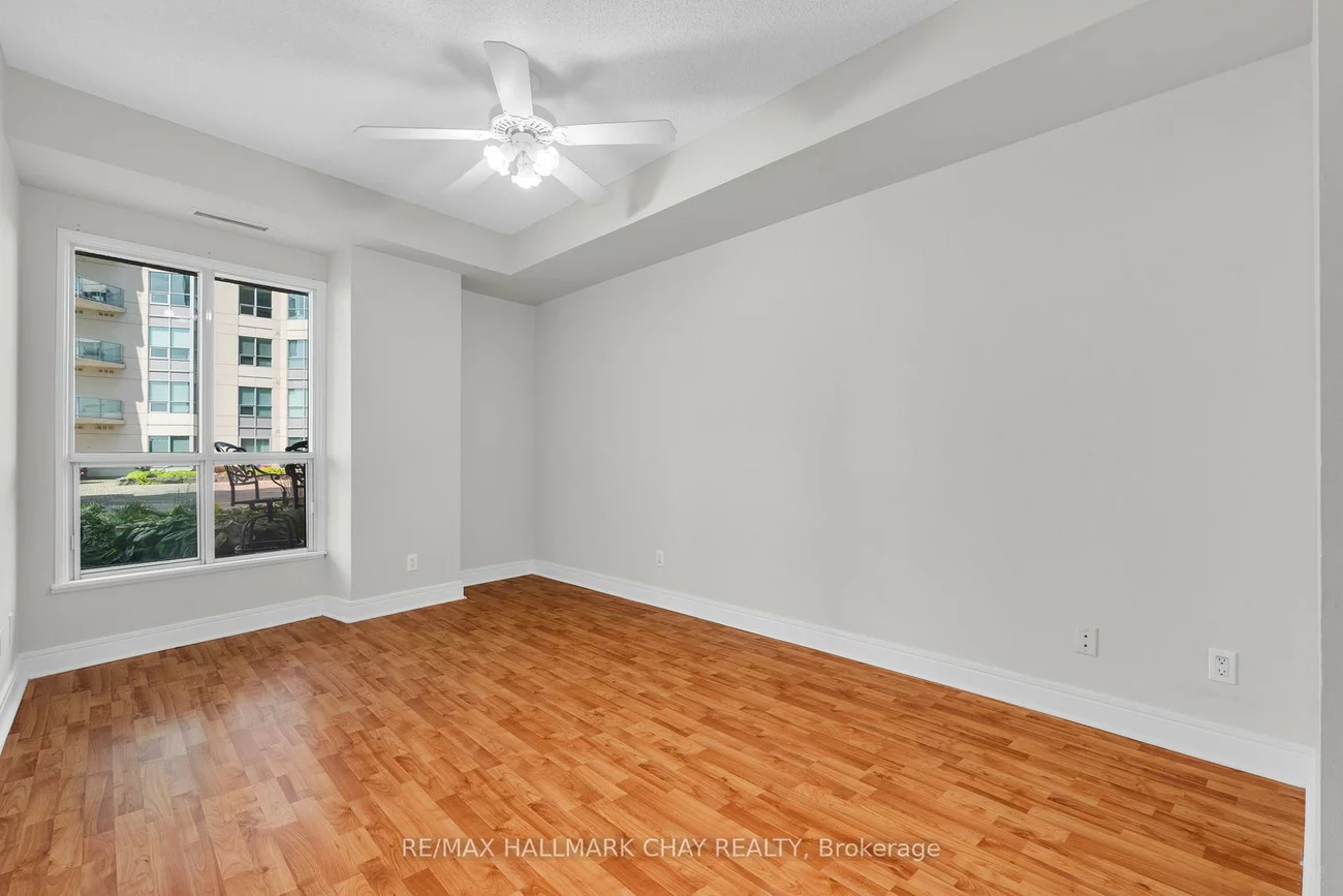 2, TORONTO, City Centre, Barrie