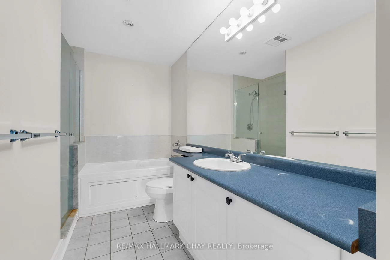 2, TORONTO, City Centre, Barrie