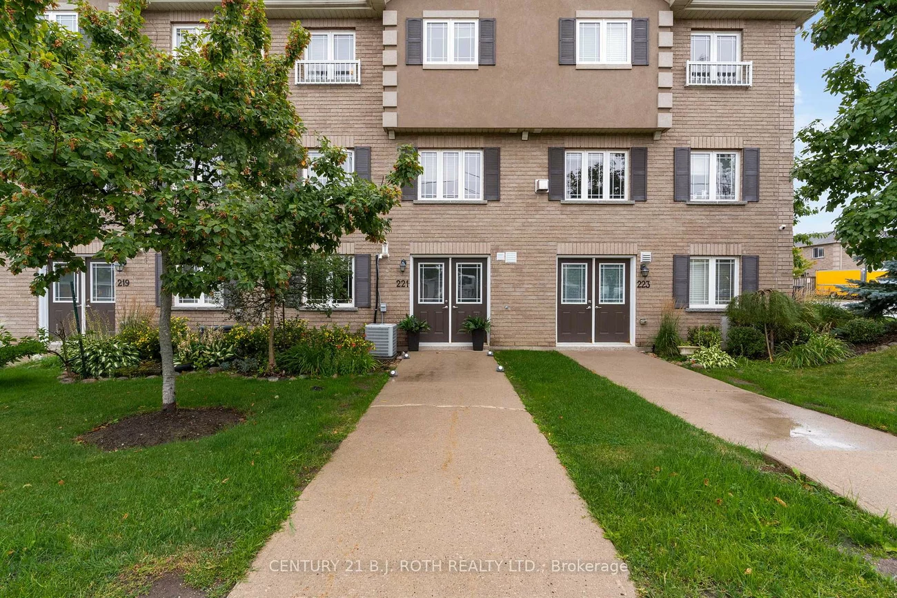 221, Harvie, Holly, Barrie