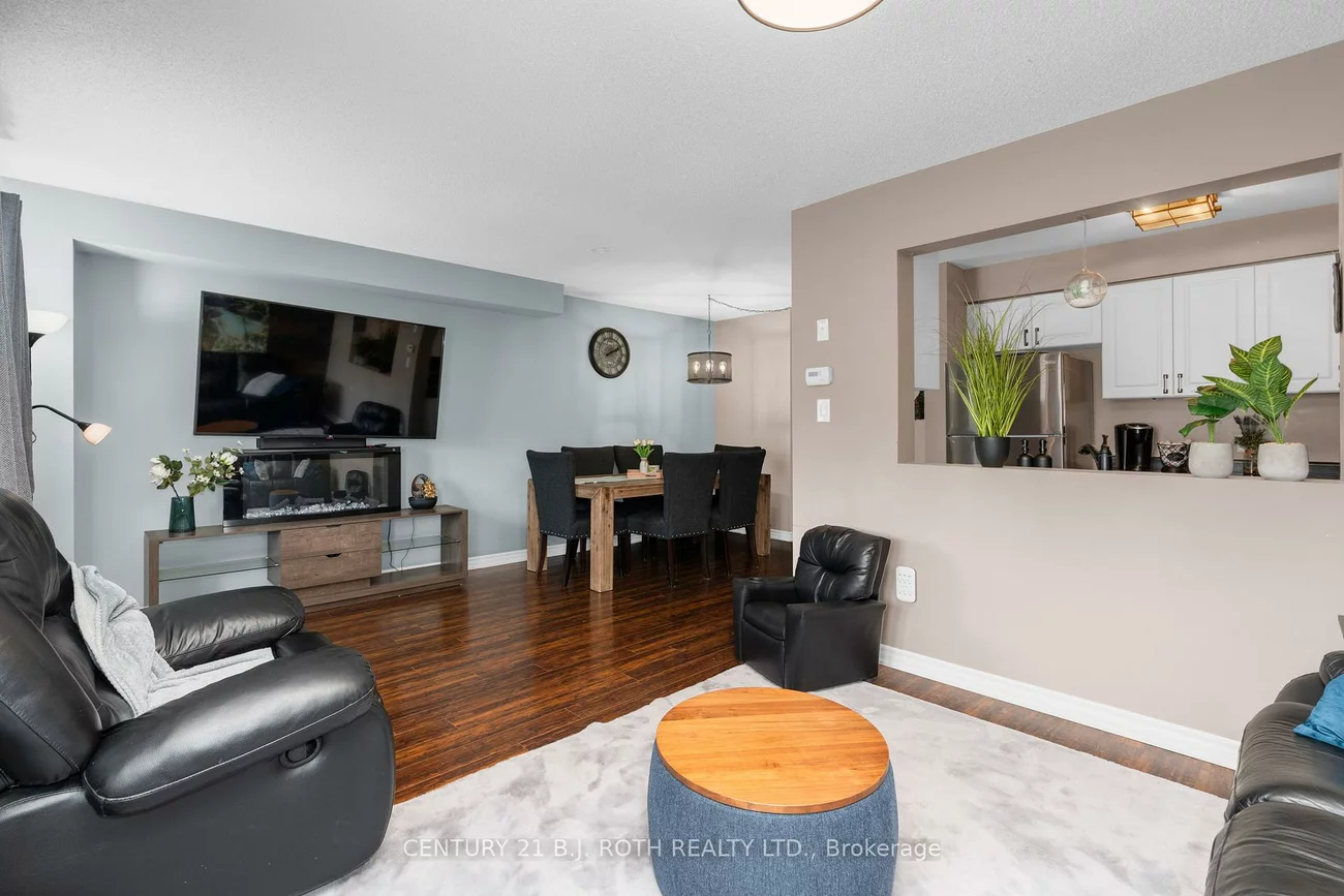 221, Harvie, Holly, Barrie