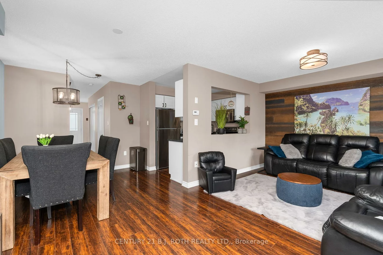 221, Harvie, Holly, Barrie