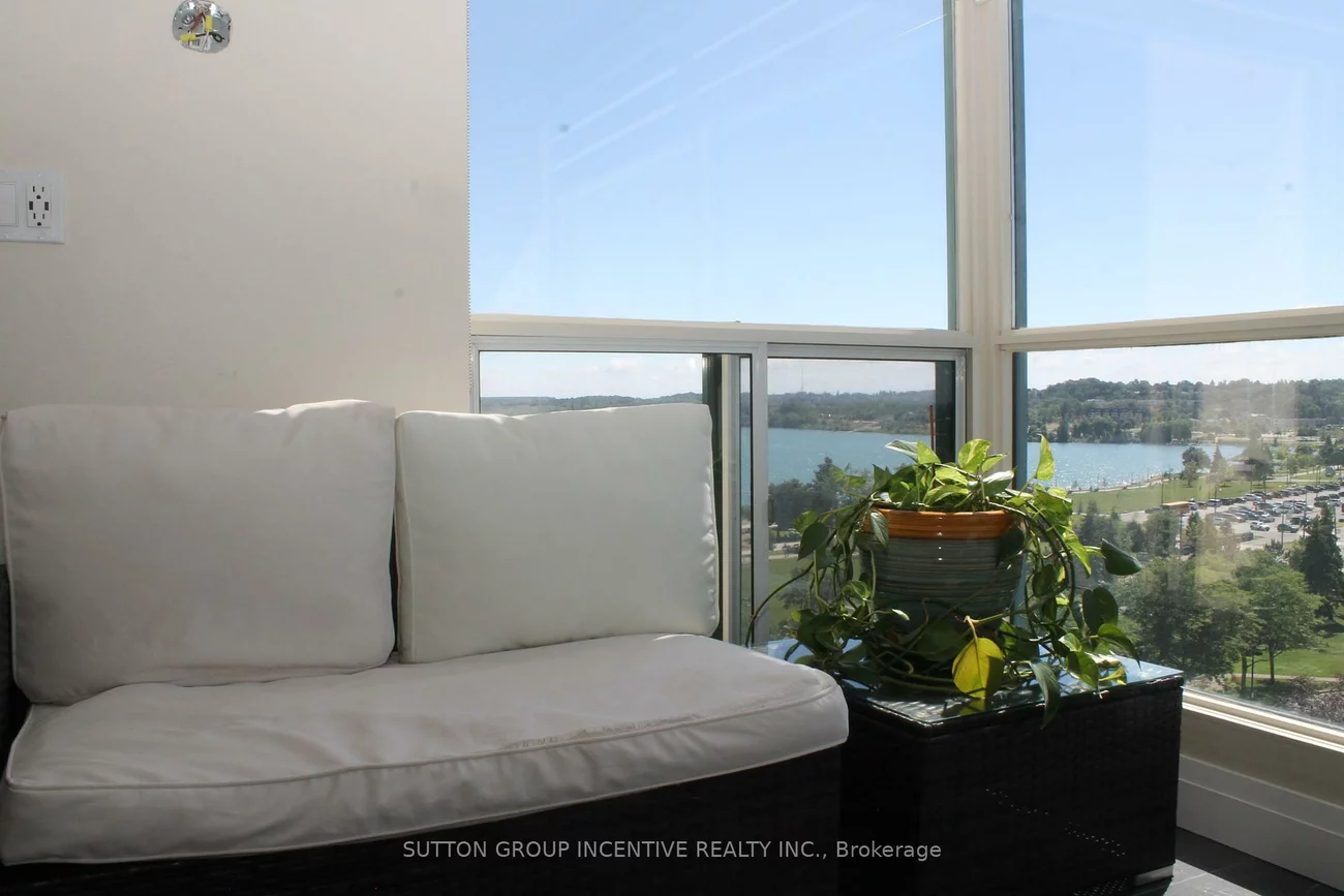 65, Ellen, City Centre, Barrie