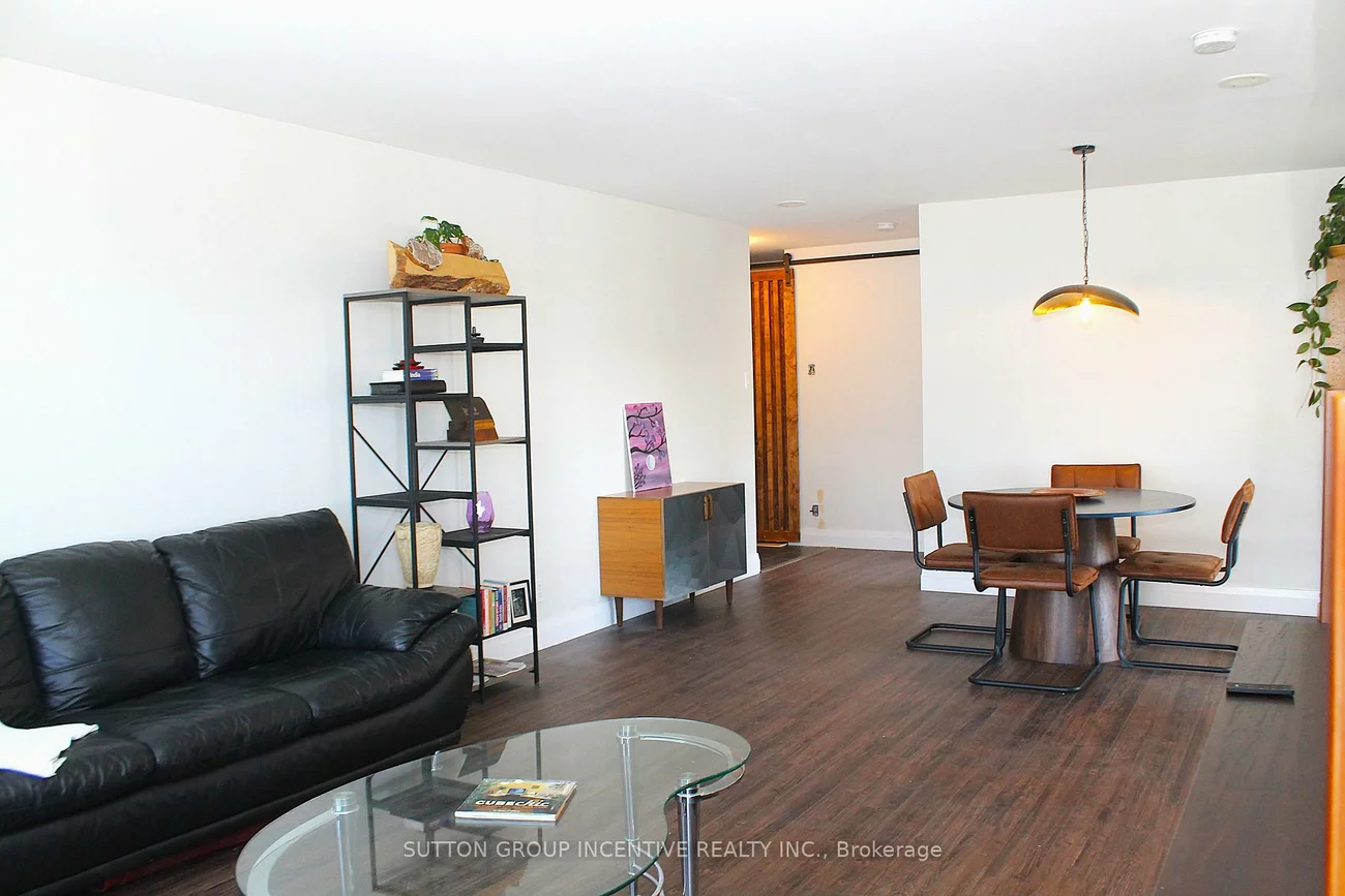 65, Ellen, City Centre, Barrie