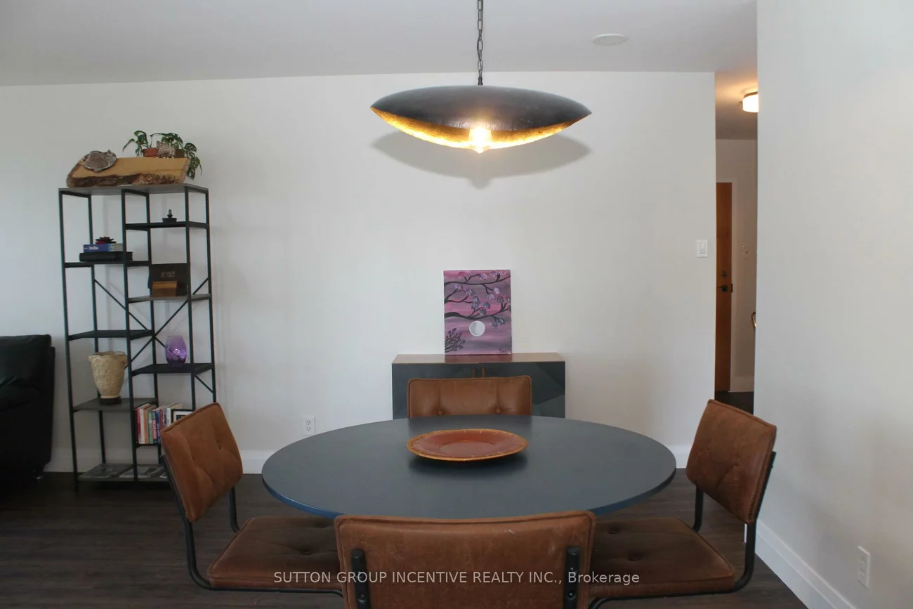 65, Ellen, City Centre, Barrie