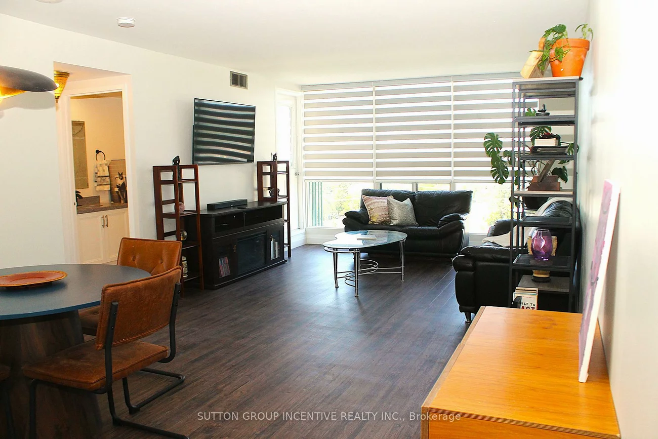 65, Ellen, City Centre, Barrie