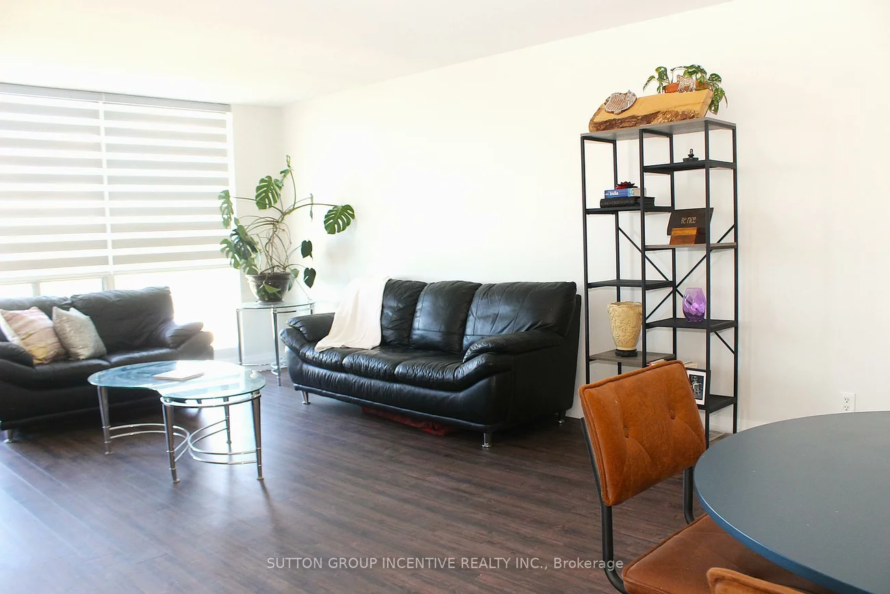 65, Ellen, City Centre, Barrie