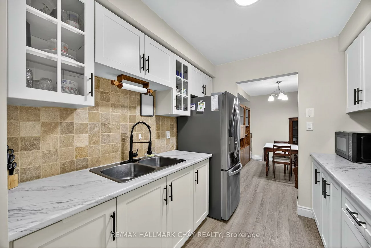 165, Kozlov, West Bayfield, Barrie