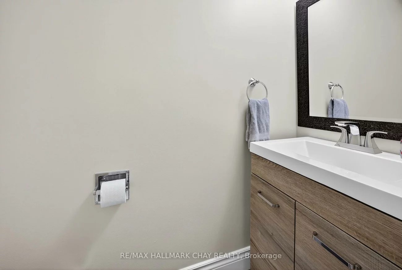 165, Kozlov, West Bayfield, Barrie