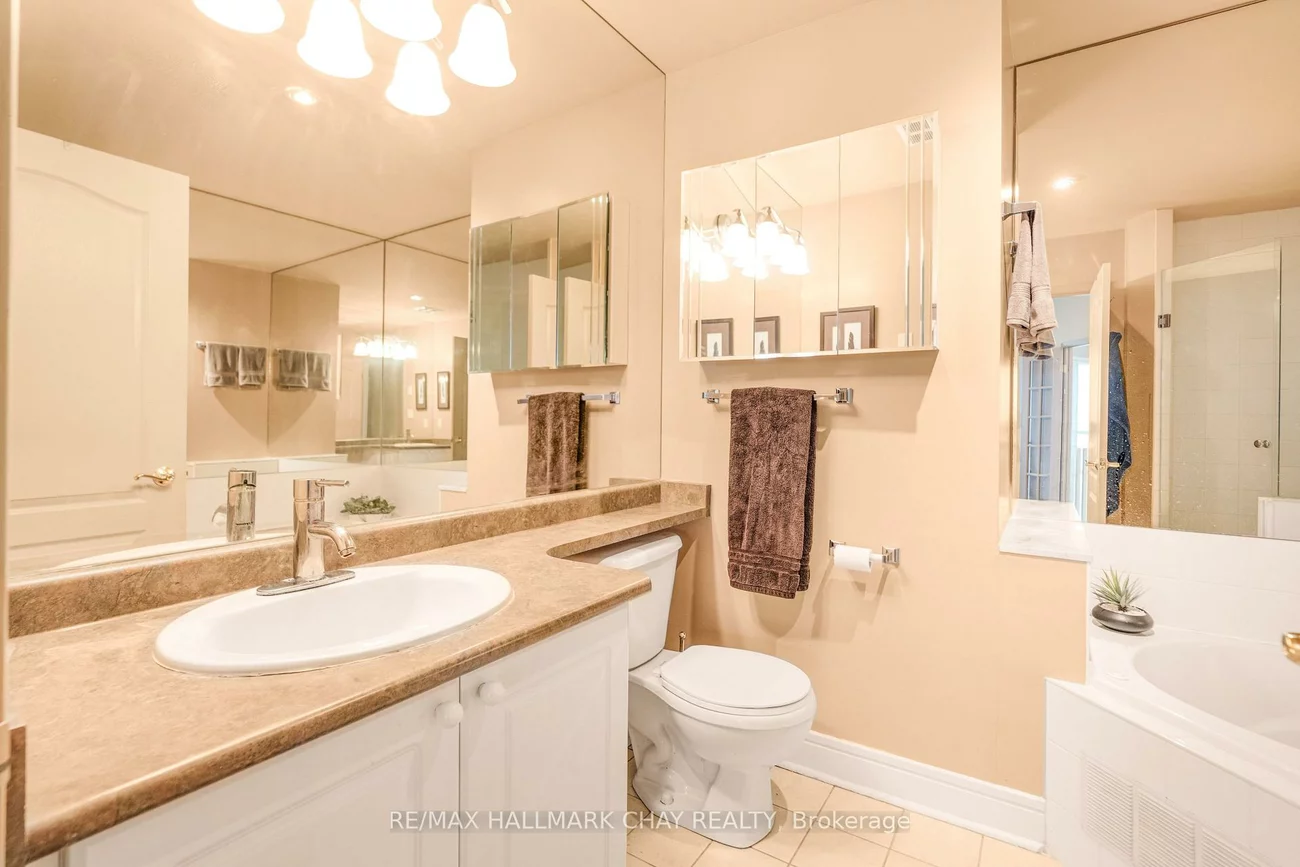 2, Toronto, City Centre, Barrie