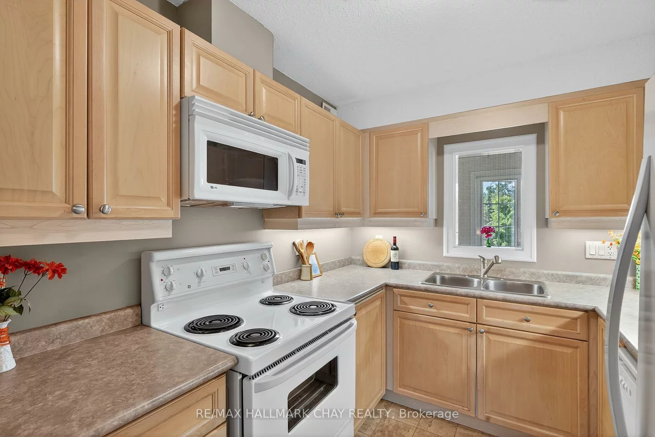 222, Steel, Grove East, Barrie
