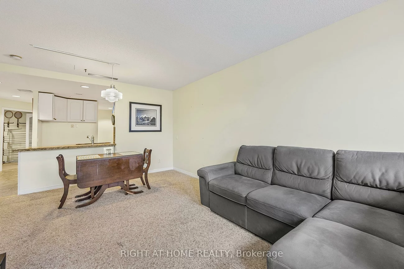 74, Ross, Queen's Park, Barrie
