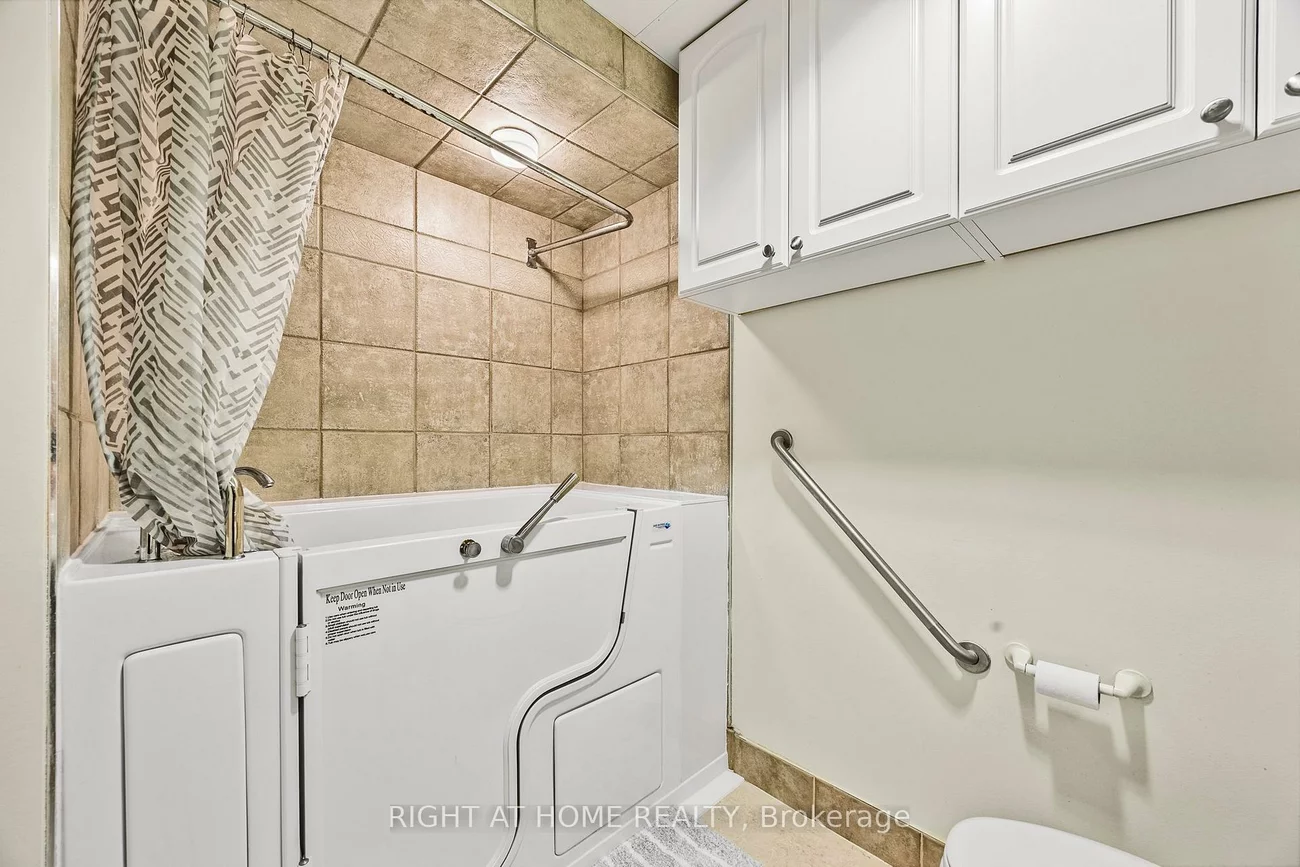 74, Ross, Queen's Park, Barrie