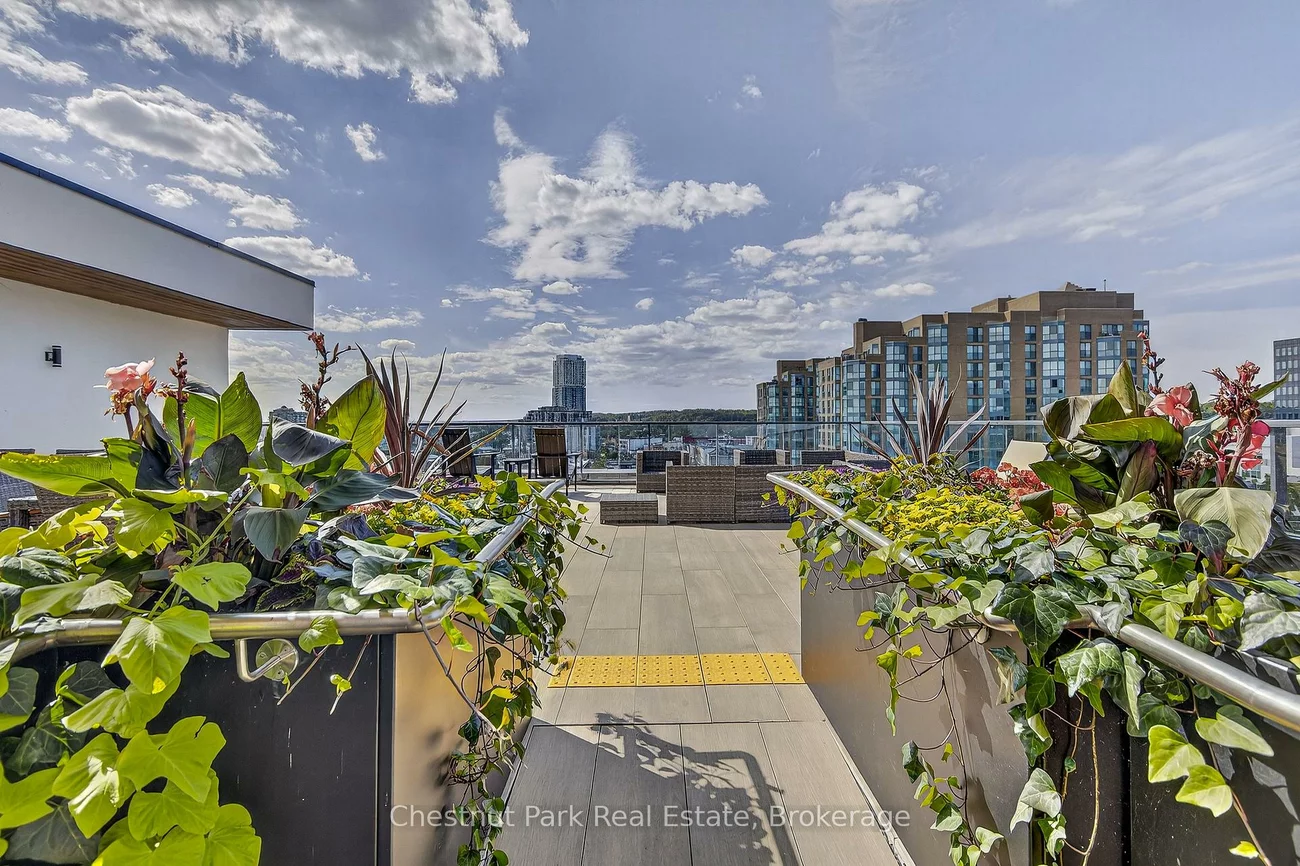 185, Dunlop, Lakeshore, Barrie