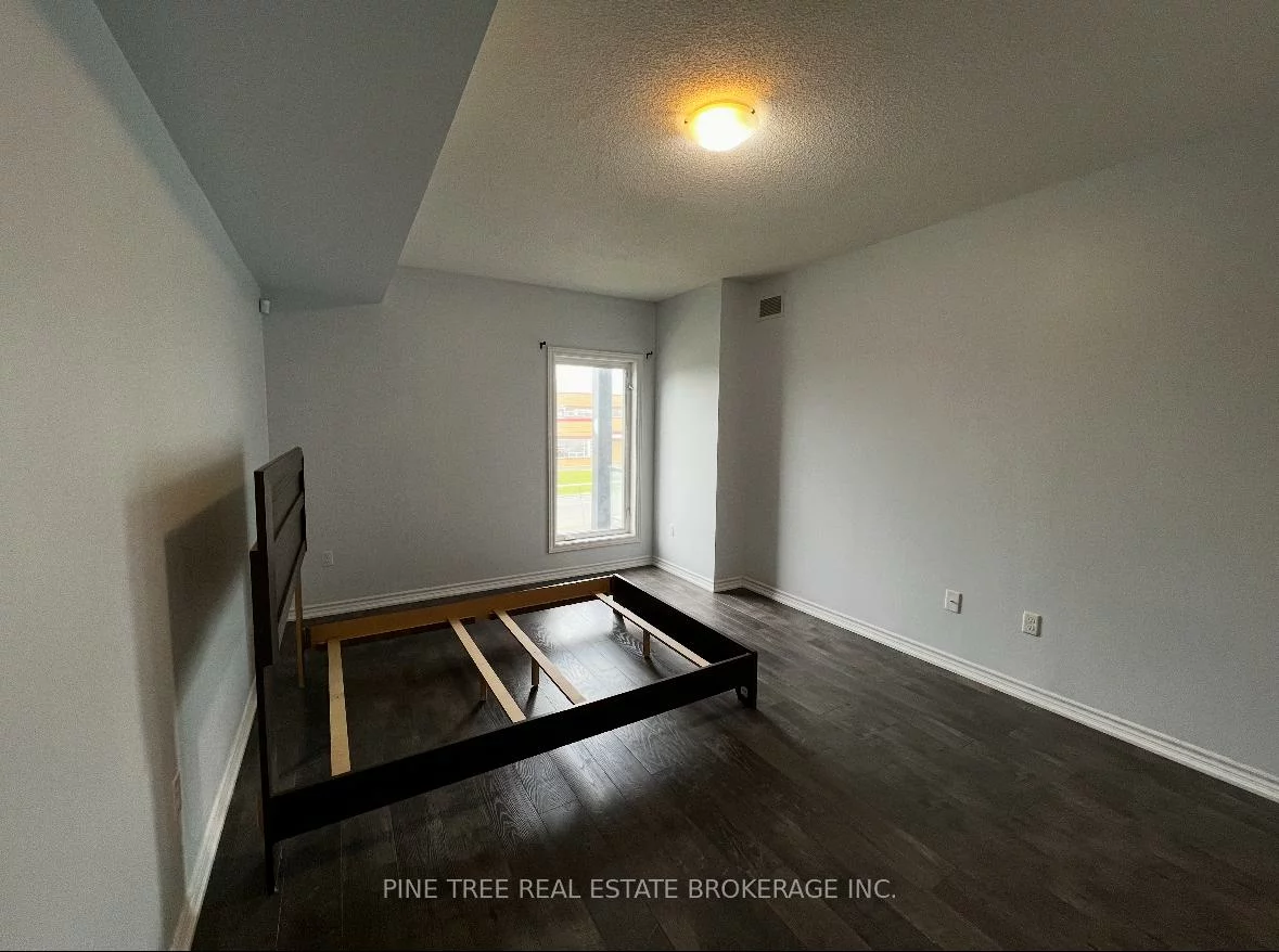 720, Yonge, Painswick South, Barrie