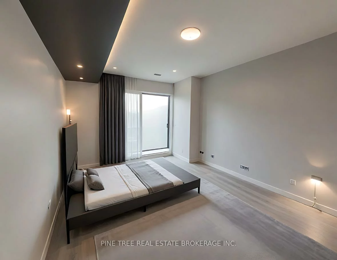 720, Yonge, Painswick South, Barrie