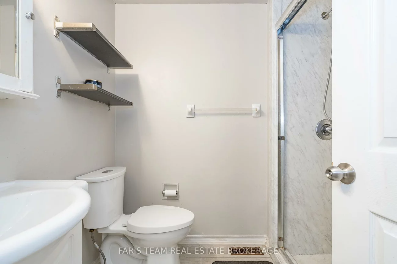 233, Innisfil, Allandale Centre, Barrie