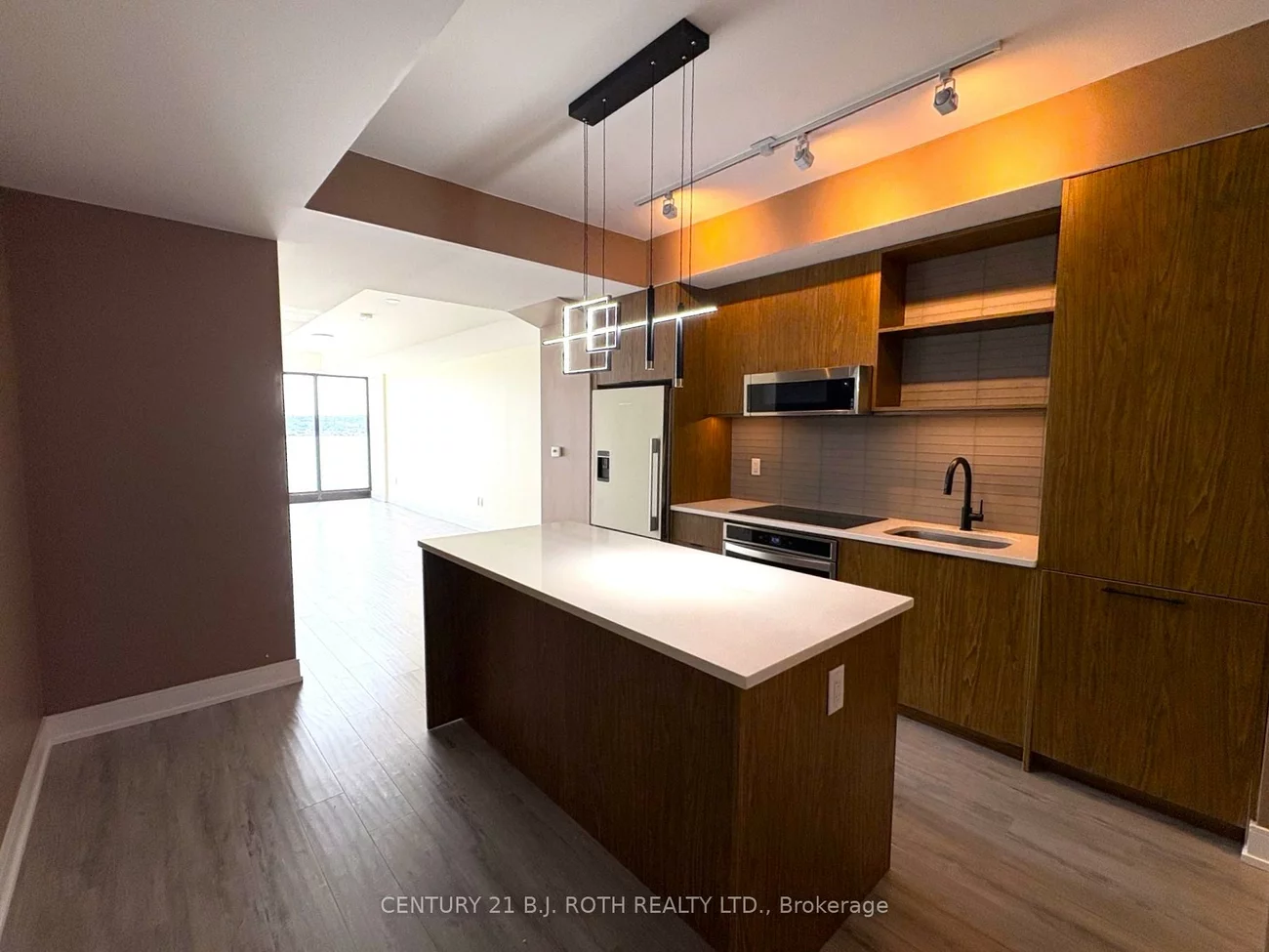 185, Dunlop, Lakeshore, Barrie