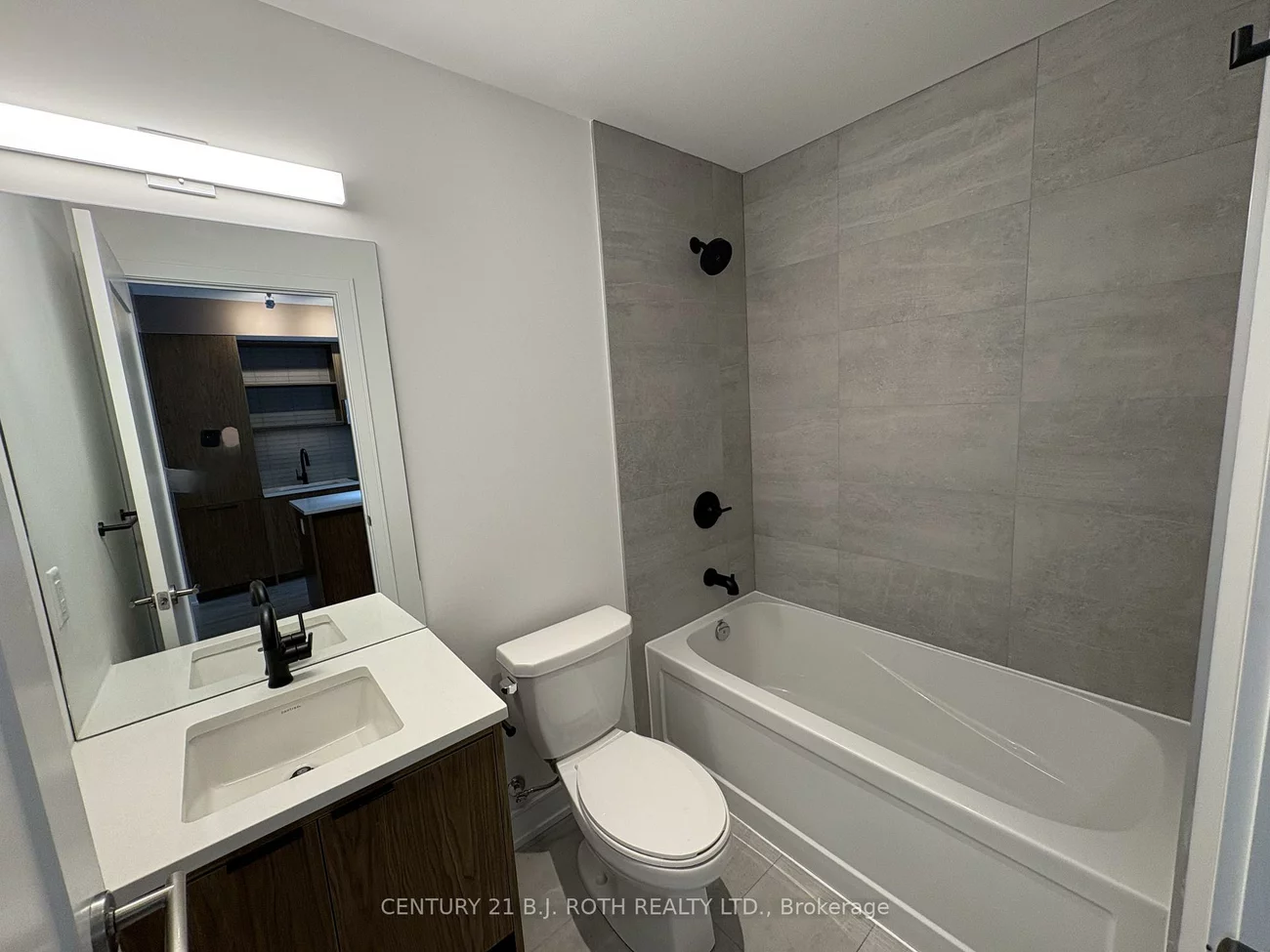 185, Dunlop, Lakeshore, Barrie