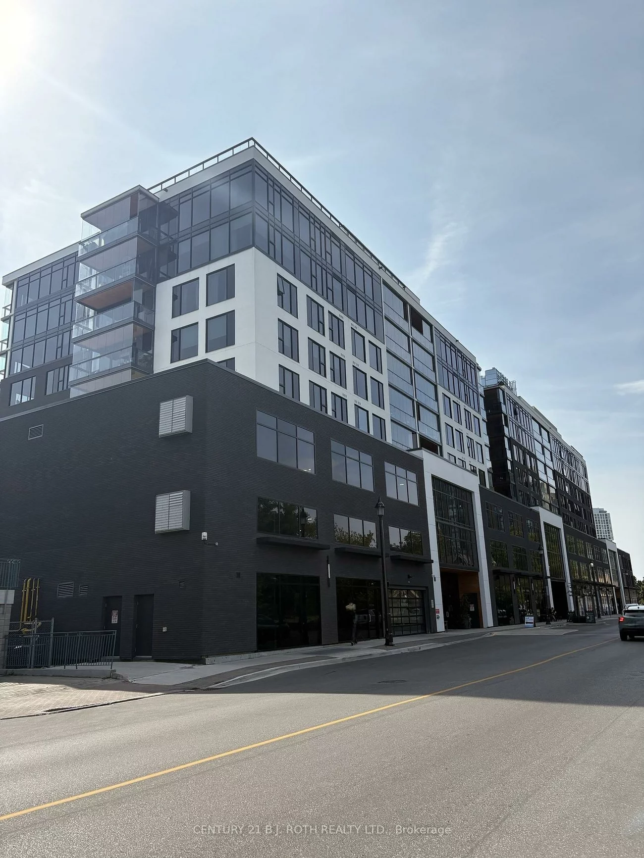 185, Dunlop, Lakeshore, Barrie