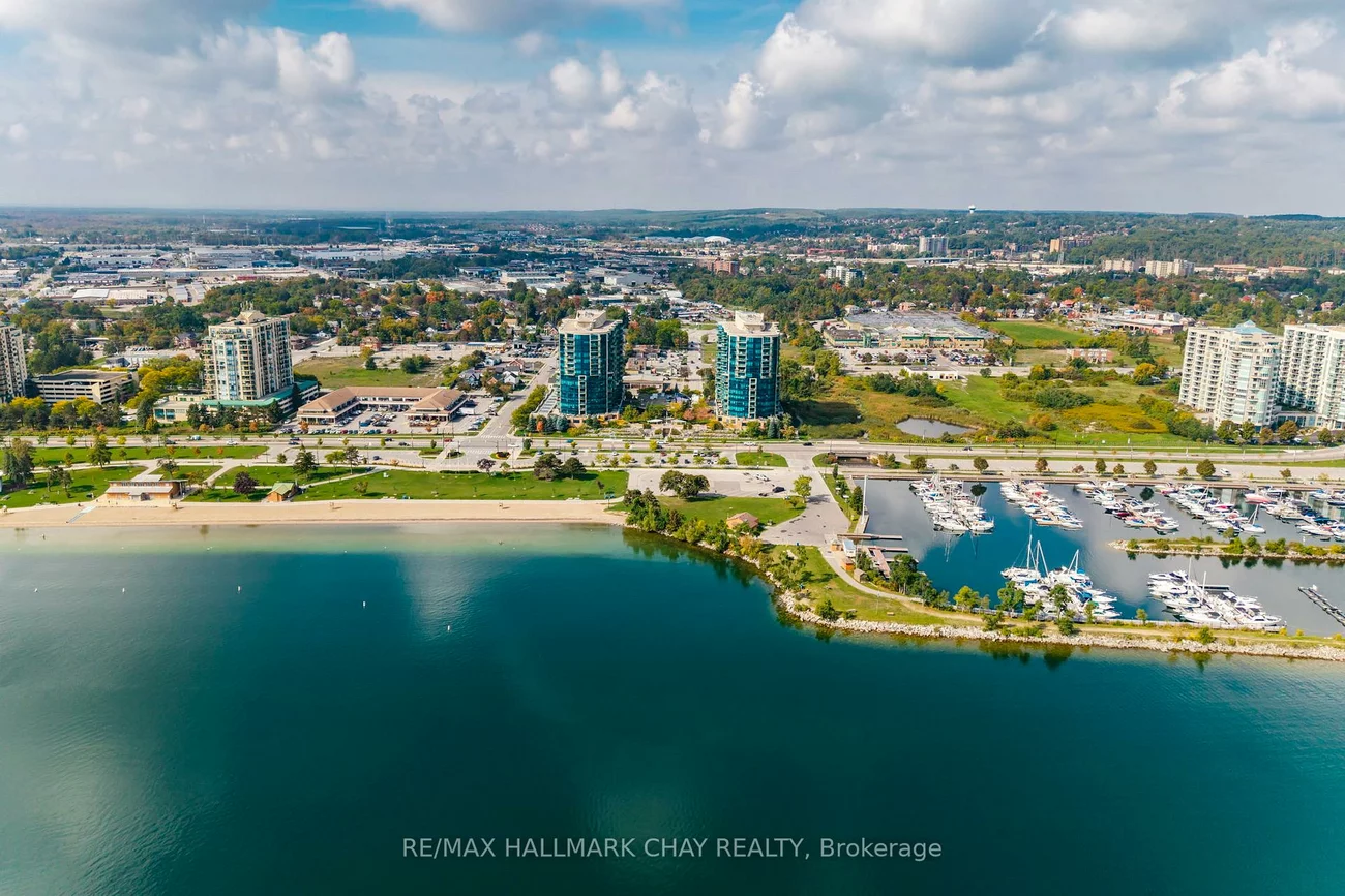 33, Ellen, City Centre, Barrie