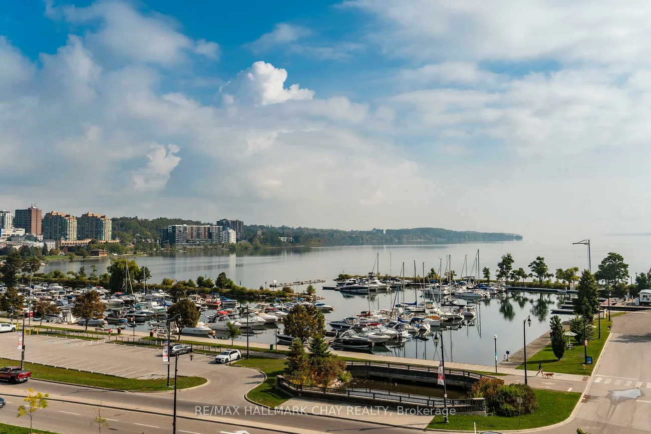 33, Ellen, City Centre, Barrie