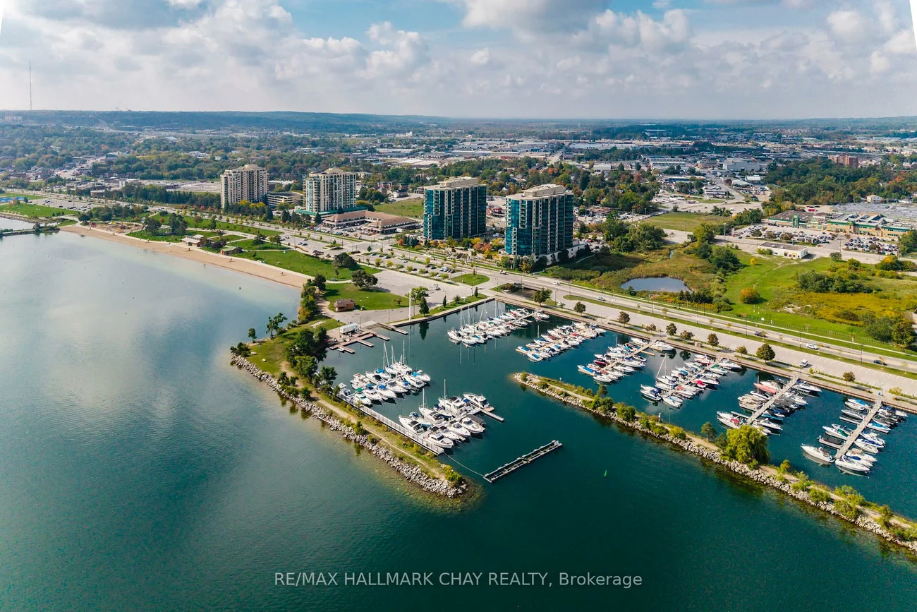 33, Ellen, City Centre, Barrie