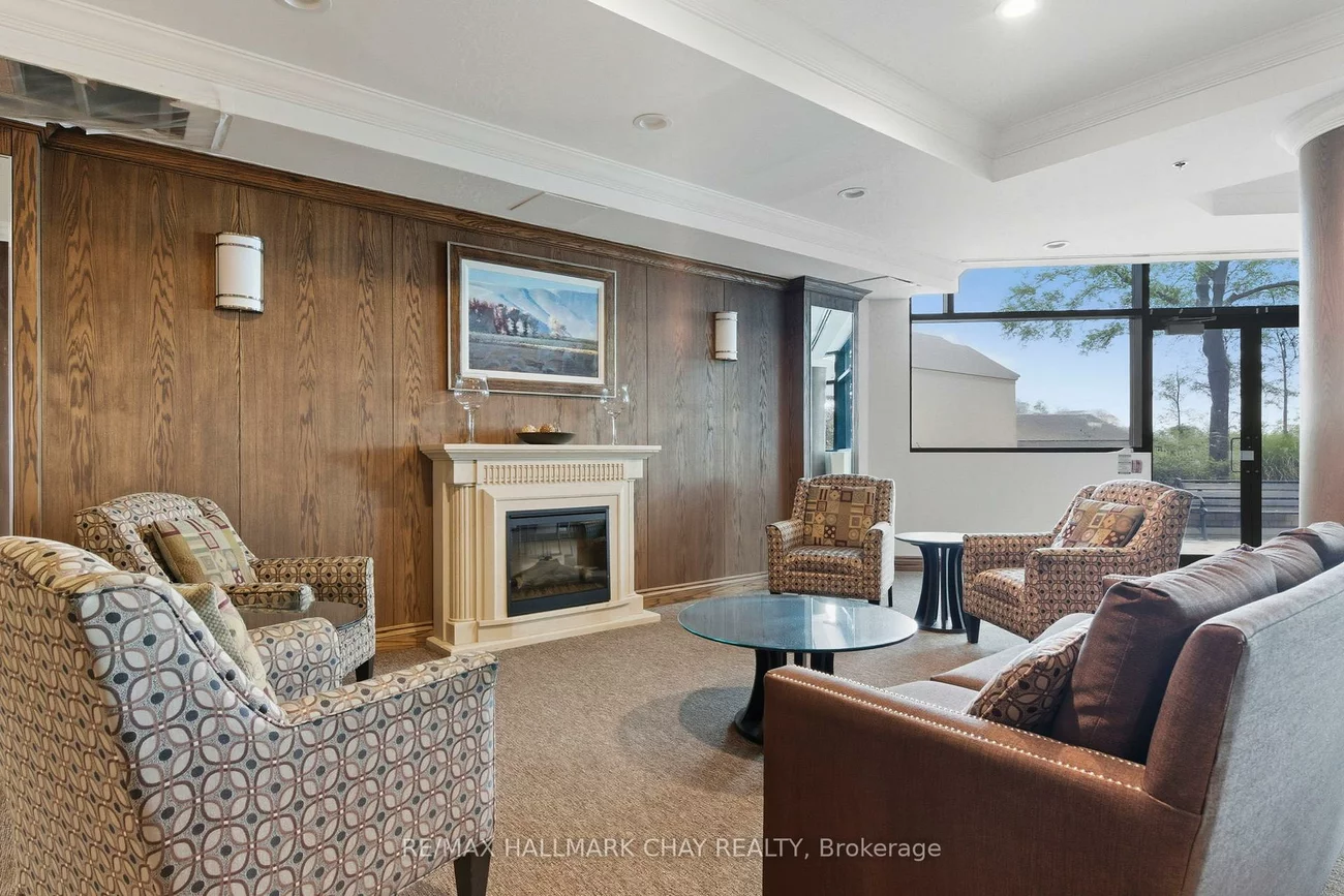 33, Ellen, City Centre, Barrie