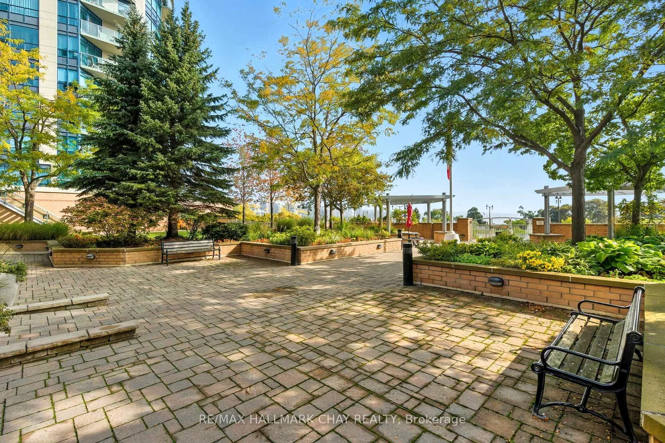 33, Ellen, City Centre, Barrie