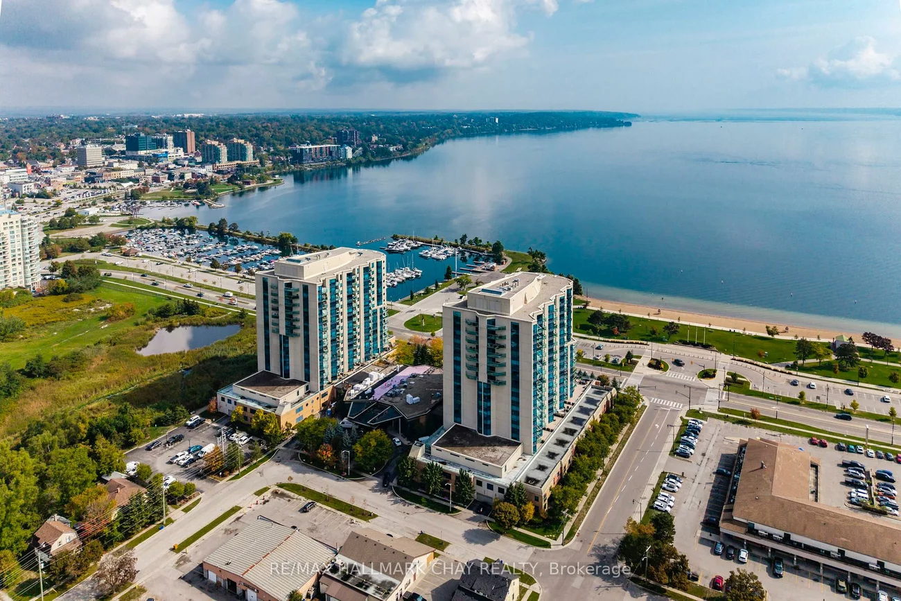 33, Ellen, City Centre, Barrie