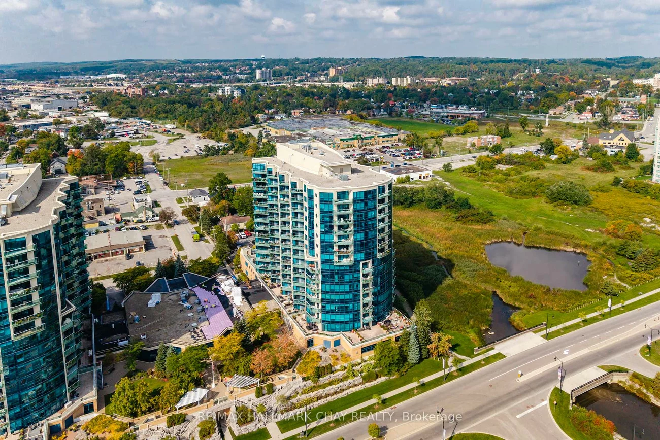 33, Ellen, City Centre, Barrie