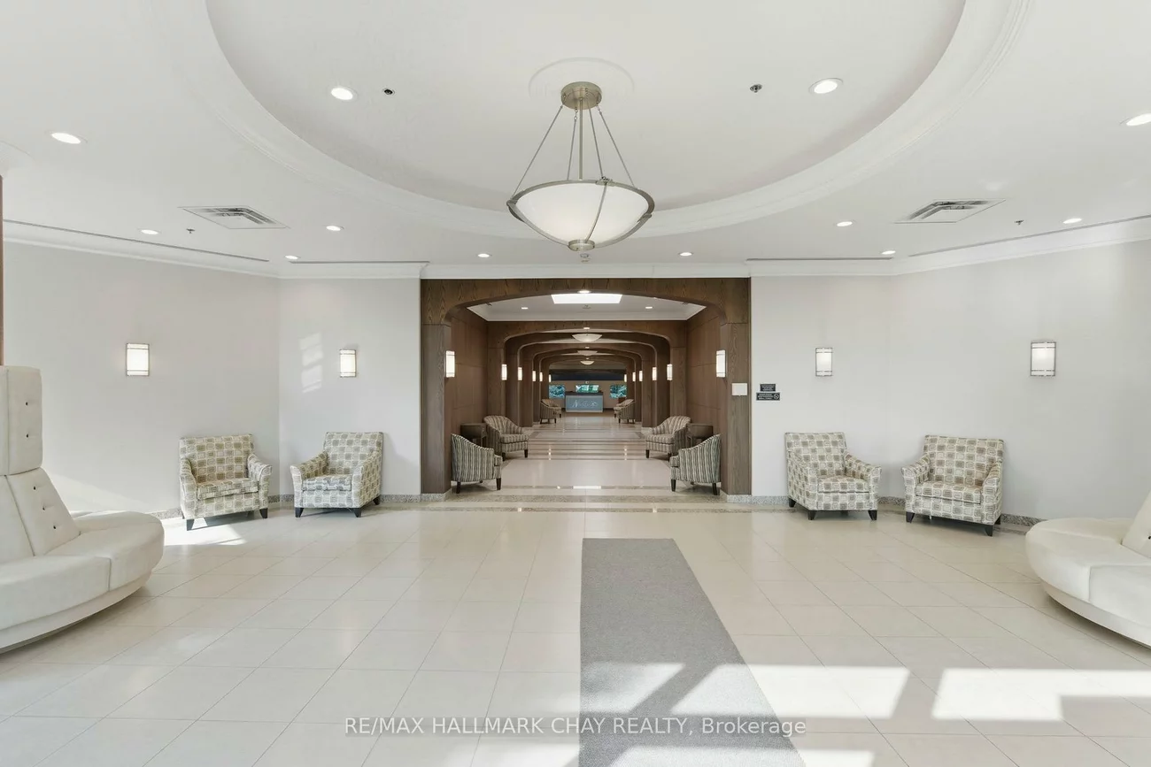 33, Ellen, City Centre, Barrie