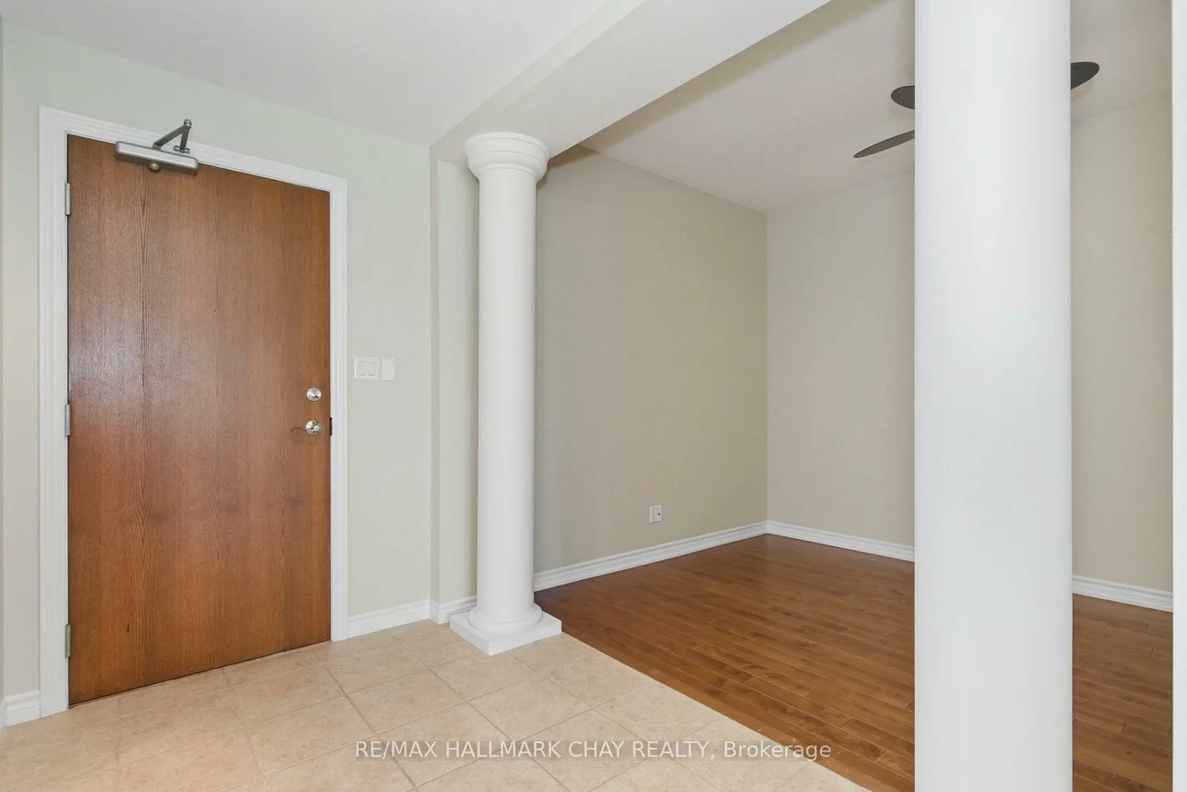 33, Ellen, City Centre, Barrie