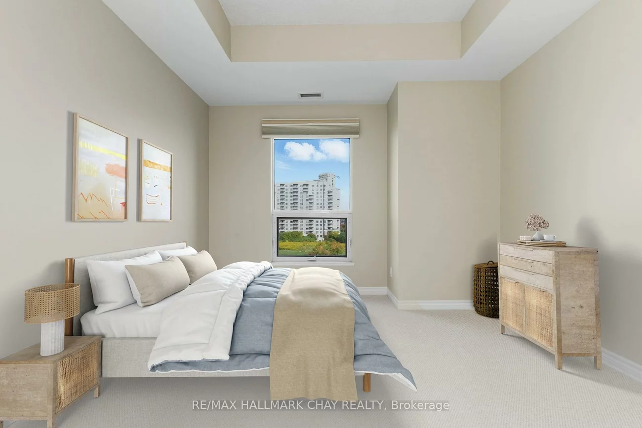 33, Ellen, City Centre, Barrie