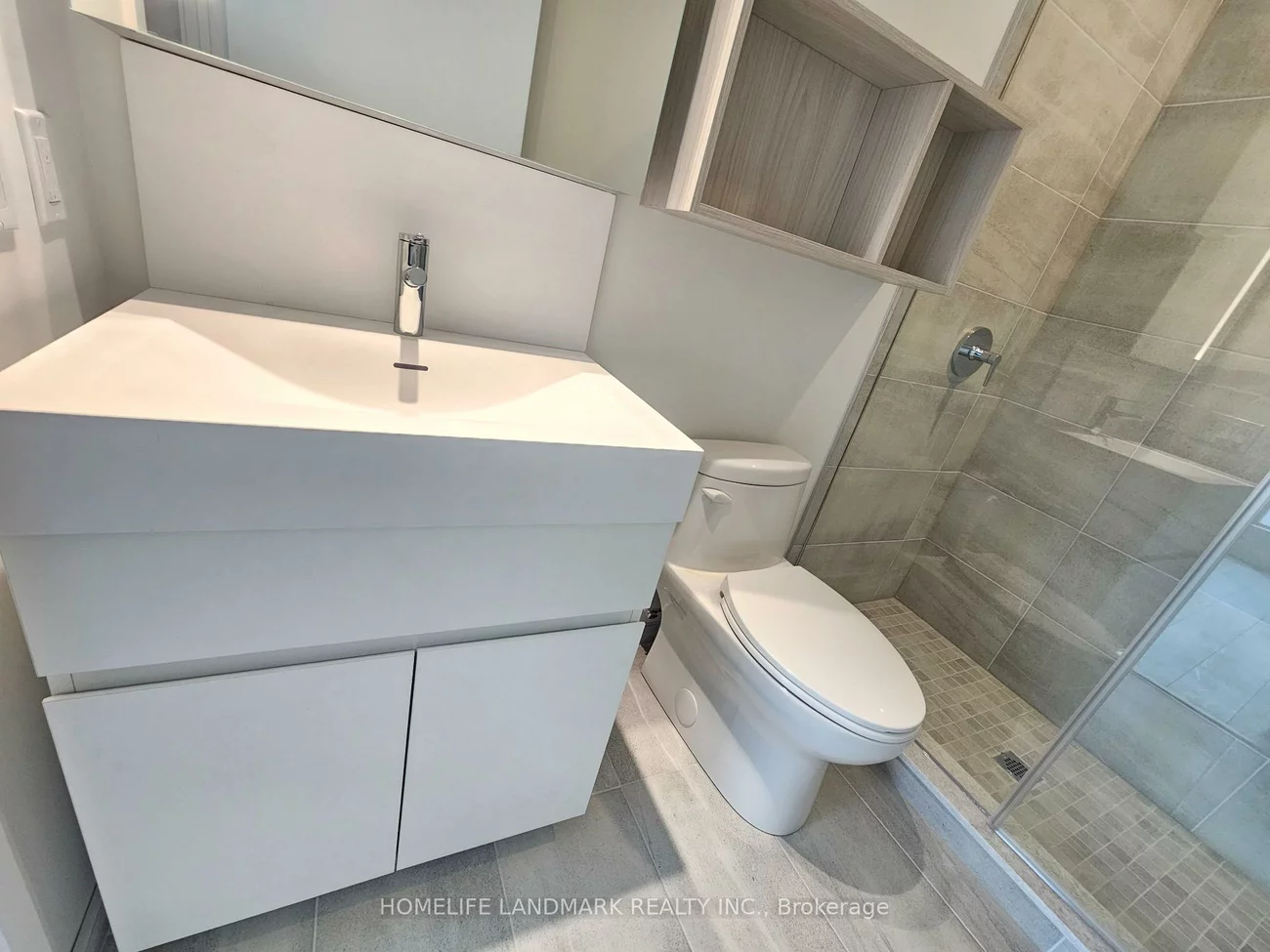 39, Mary, City Centre, Barrie