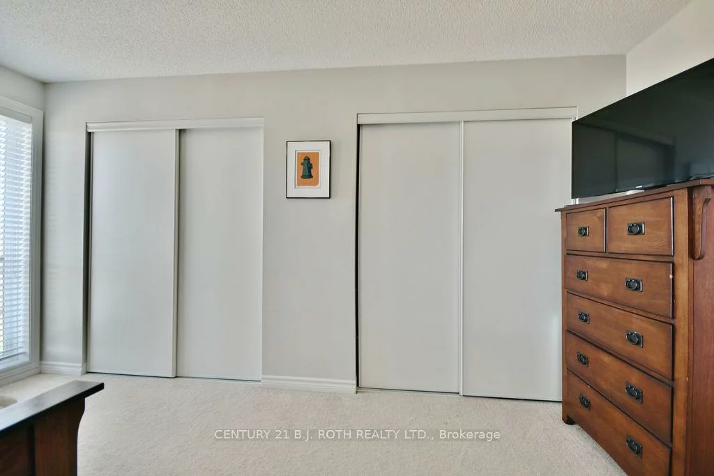 25, Madelaine, Painswick South, Barrie