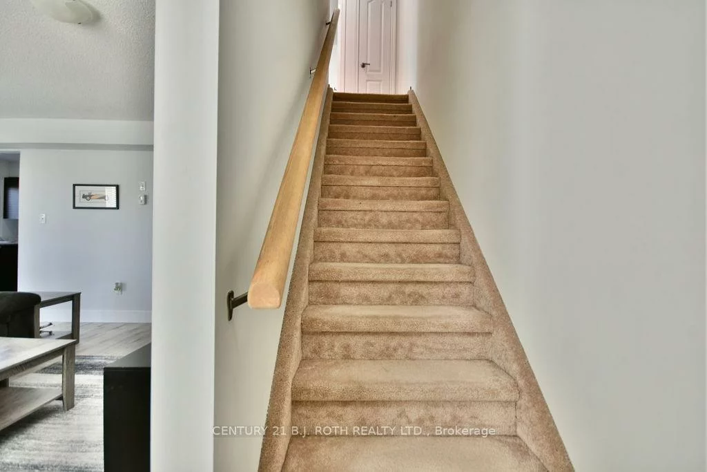 25, Madelaine, Painswick South, Barrie