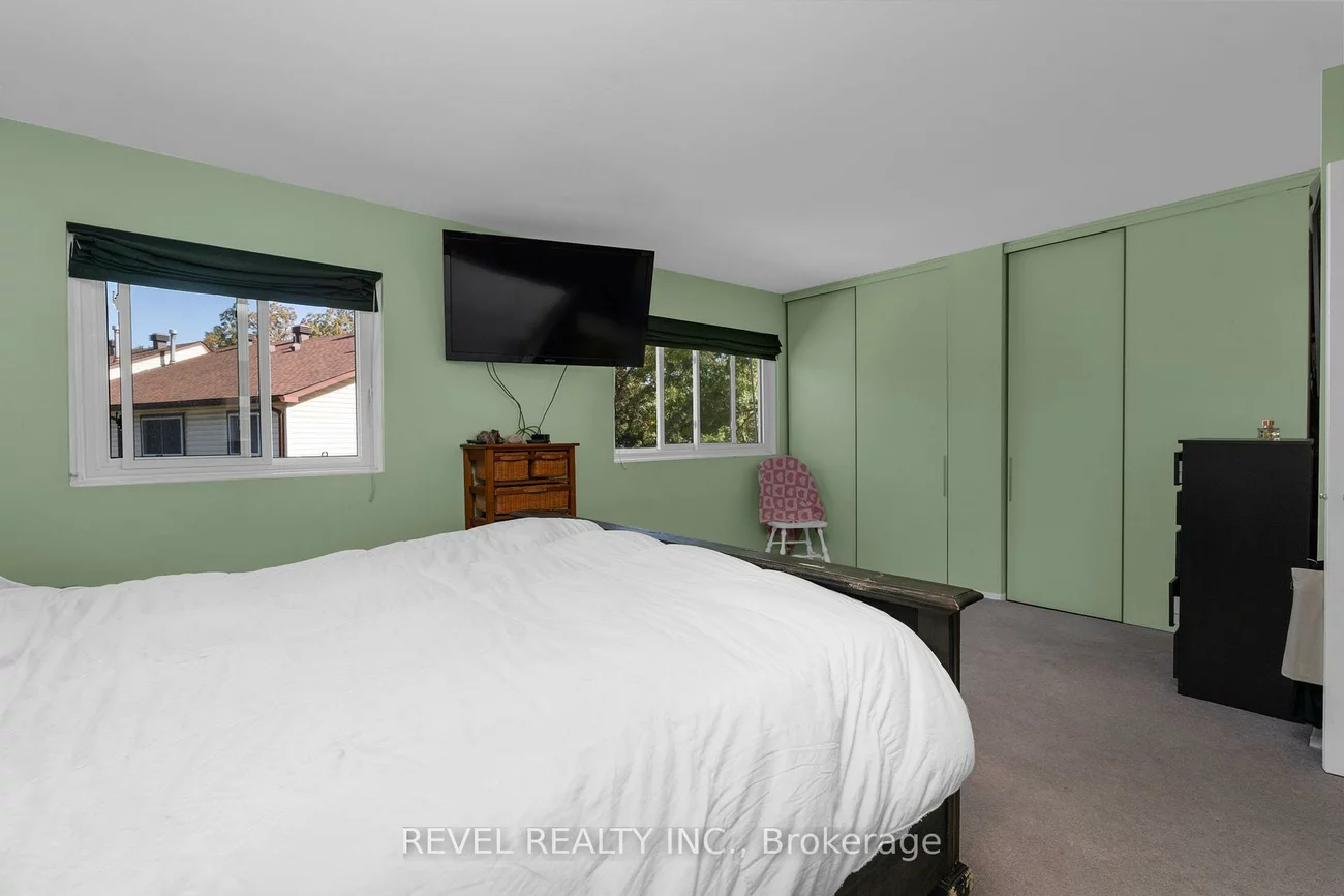 28, Donald, Queen's Park, Barrie