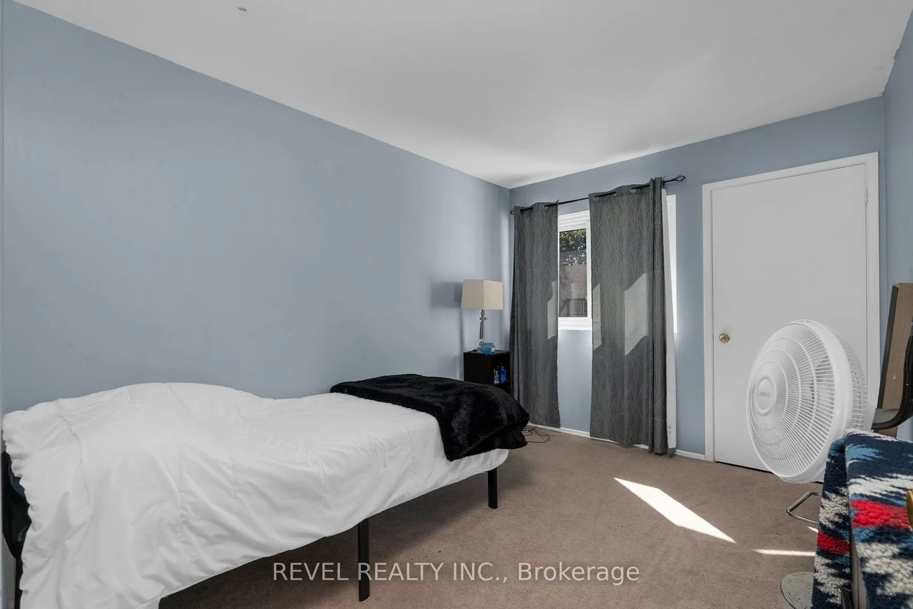 28, Donald, Queen's Park, Barrie